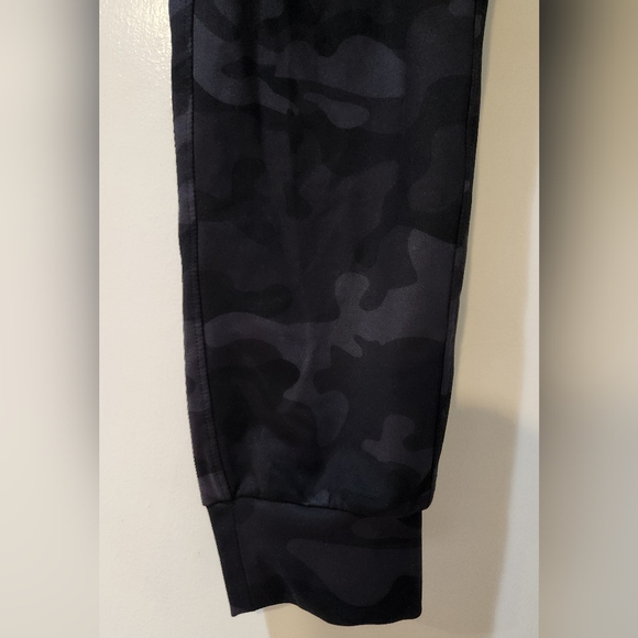Women's Libin Camo Lightweight Jogger, Size L - Picture 9 of 13